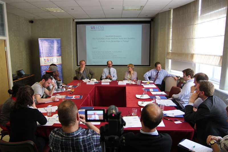 aad275ede24d452d85cc6a2d2b4b3d2a